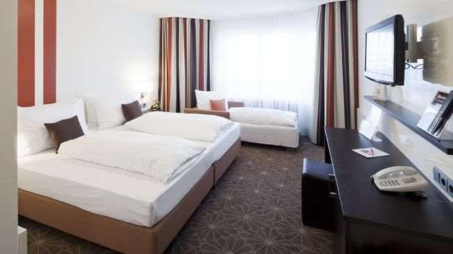Zeller'S Quartier Hotel Koenigsbrunn Phòng bức ảnh