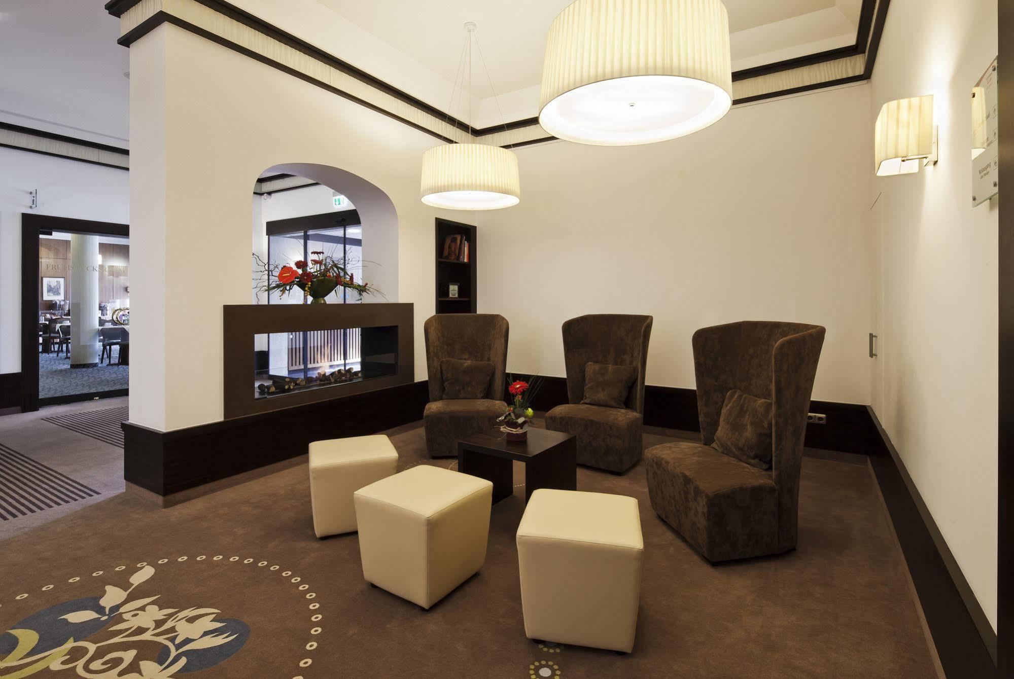 Zeller'S Quartier Hotel Koenigsbrunn Ngoại thất bức ảnh
