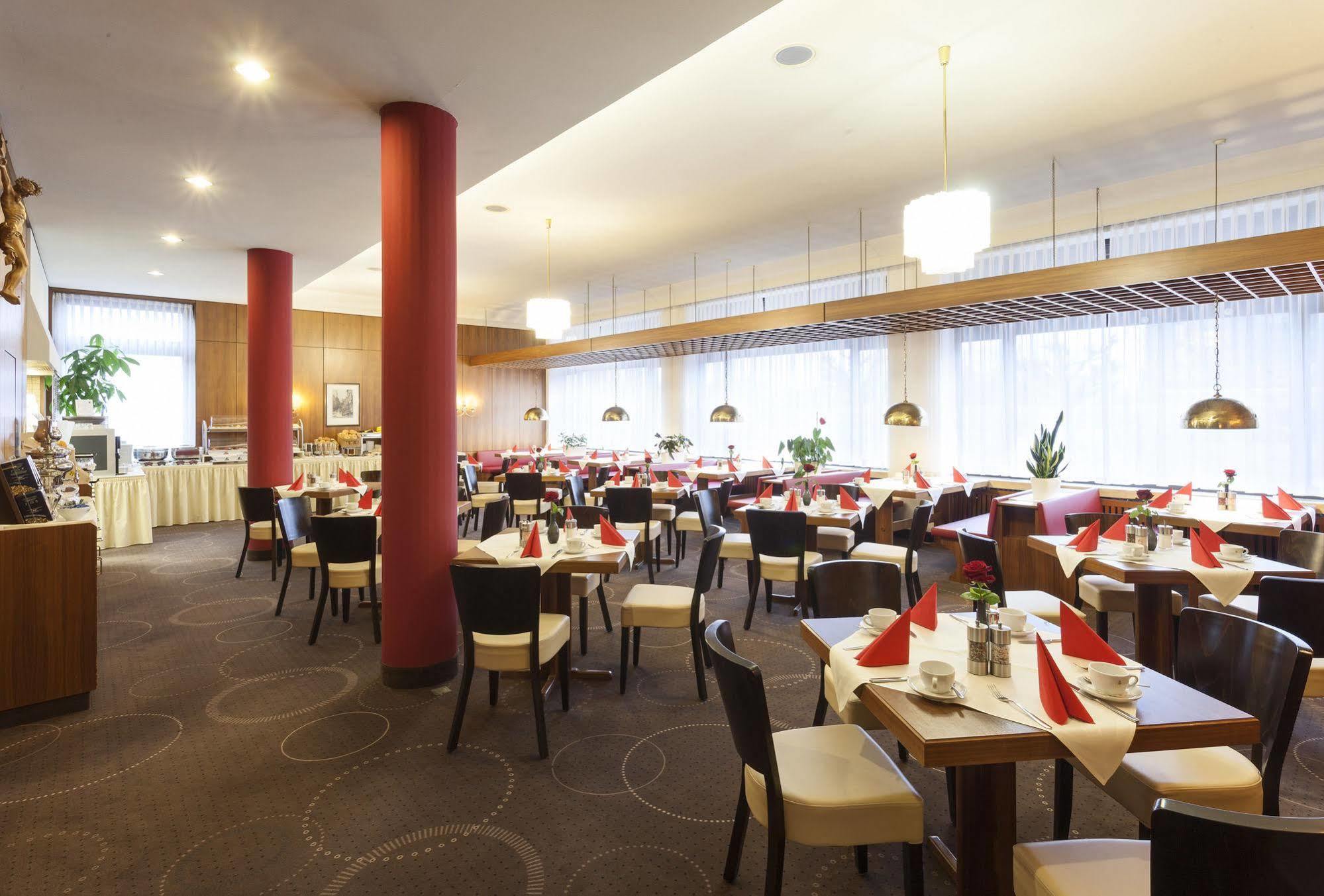 Zeller'S Quartier Hotel Koenigsbrunn Ngoại thất bức ảnh