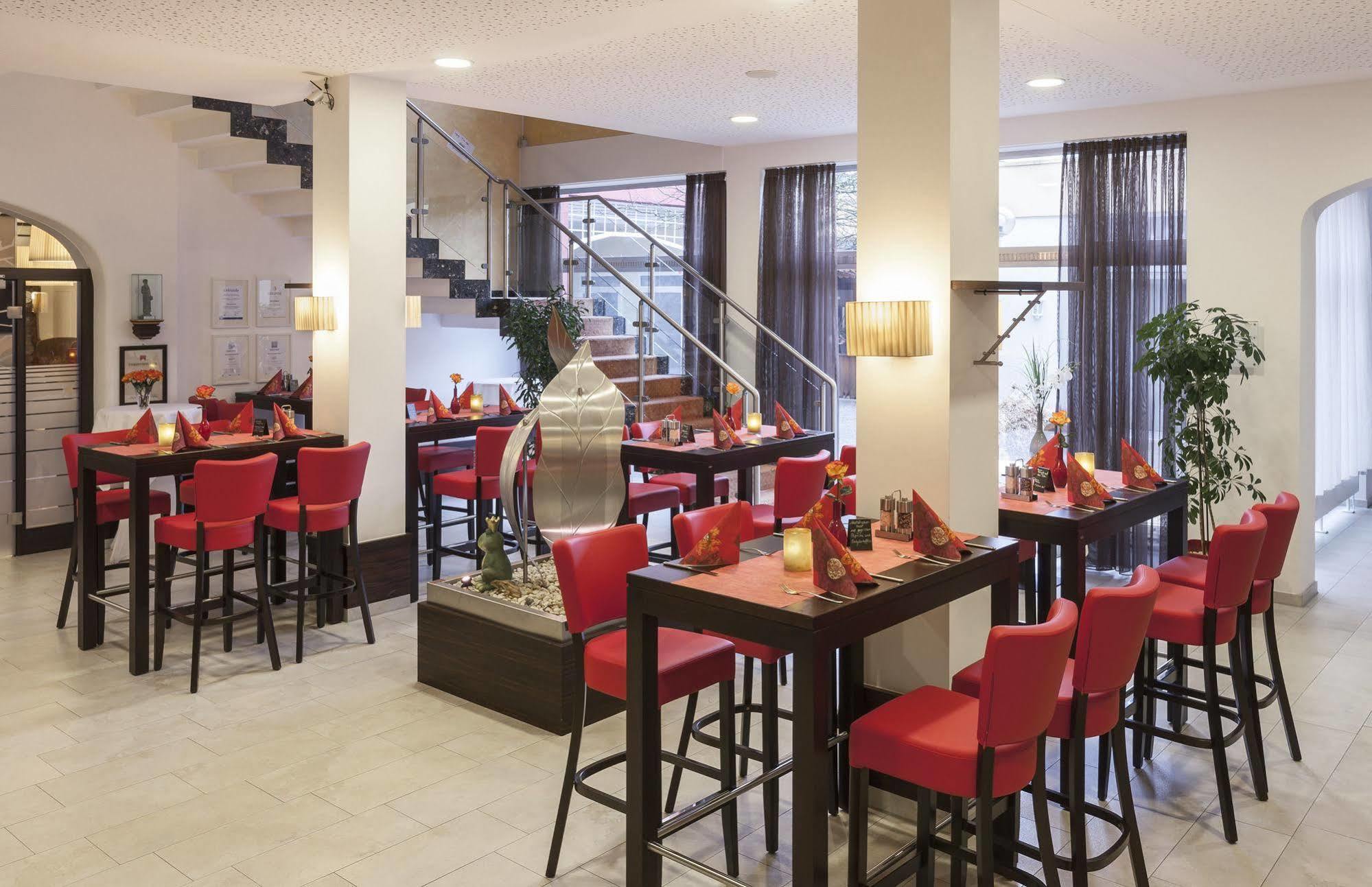 Zeller'S Quartier Hotel Koenigsbrunn Ngoại thất bức ảnh