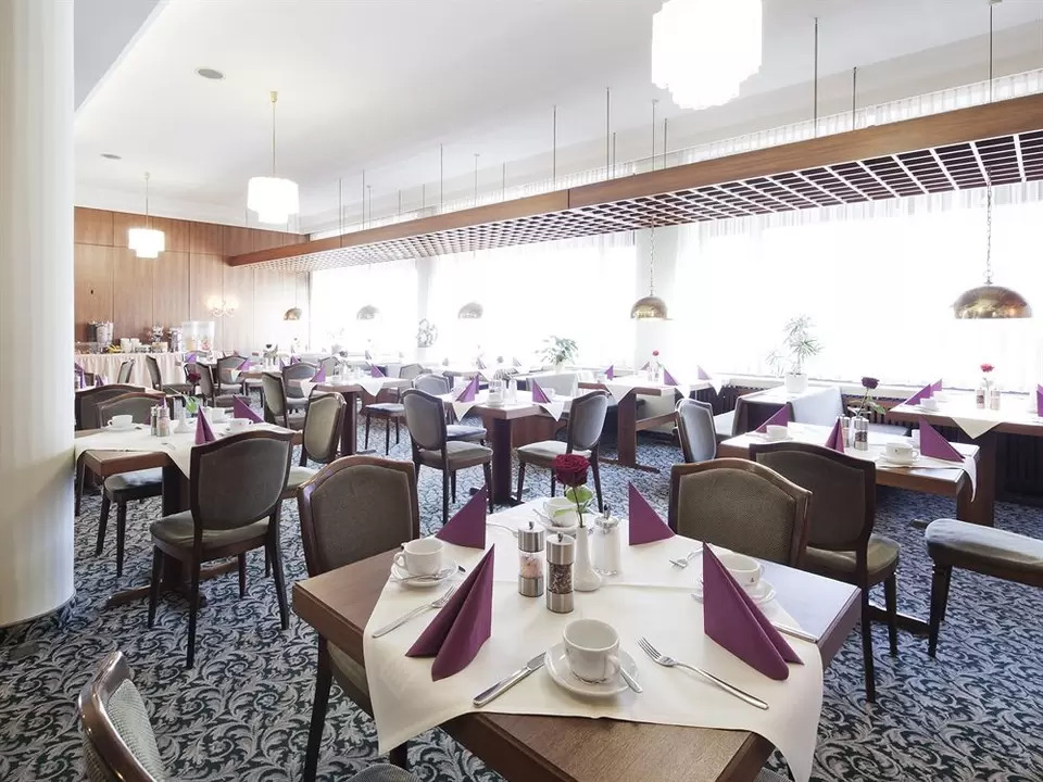 Zeller'S Quartier Hotel Koenigsbrunn Ngoại thất bức ảnh